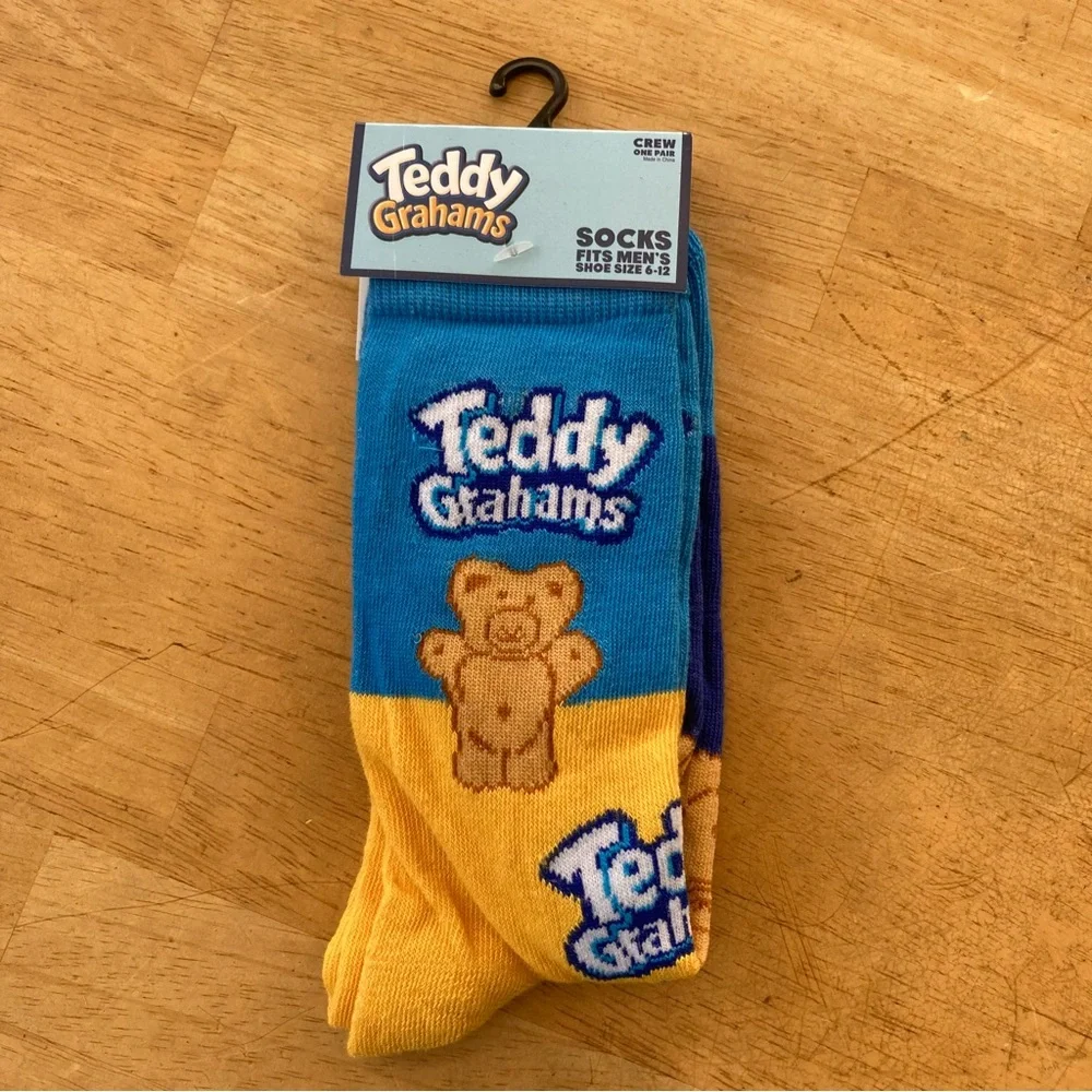 Teddy Graham’s men’s crew socks 6-12